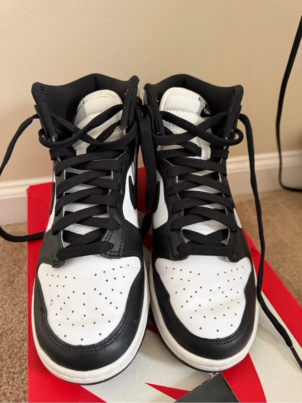 Dunk High 'White Black' – Size US 7 M or 8.5 W